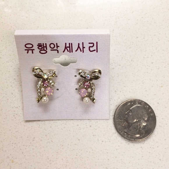 Pink Gold Pearl Crystal Rhinestone Bow Earrings - Picture 3 of 4